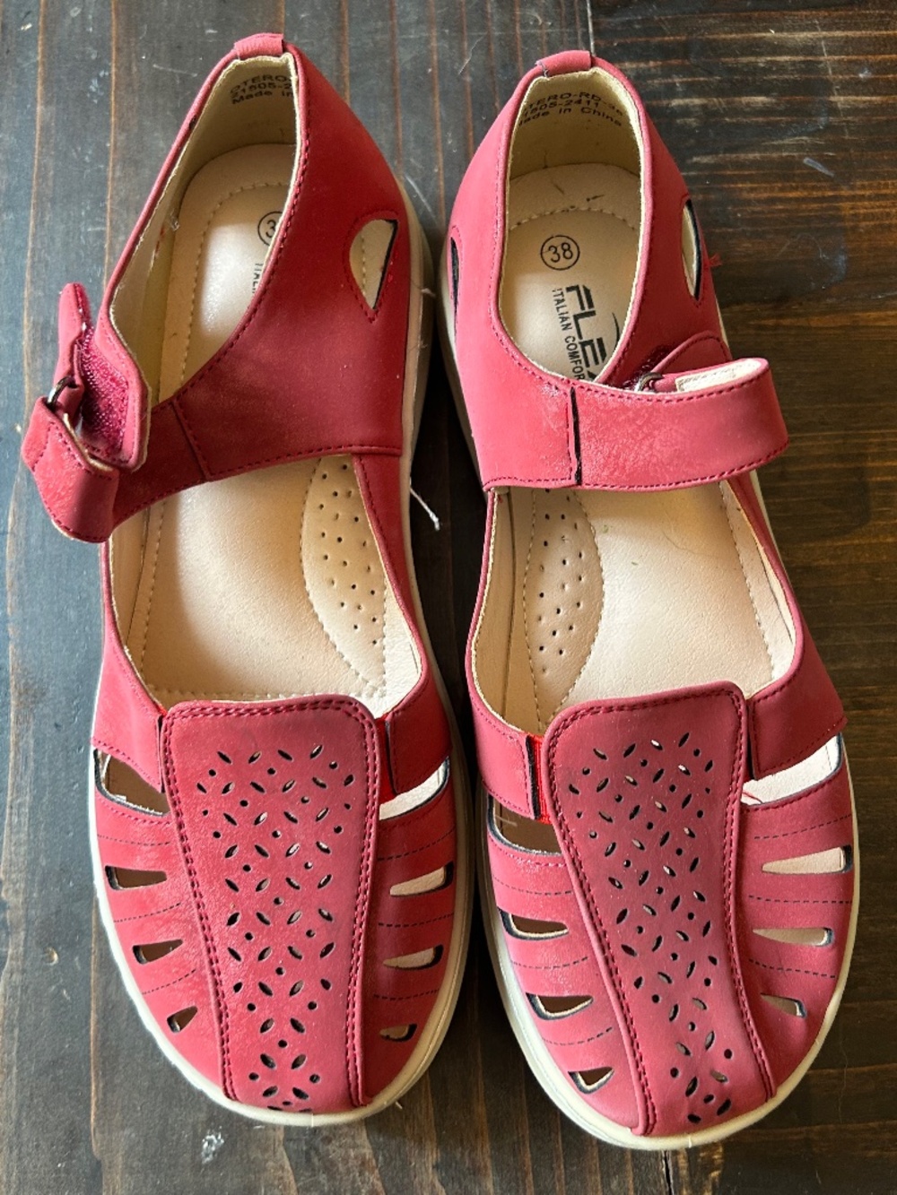 Flexus Red Sandals